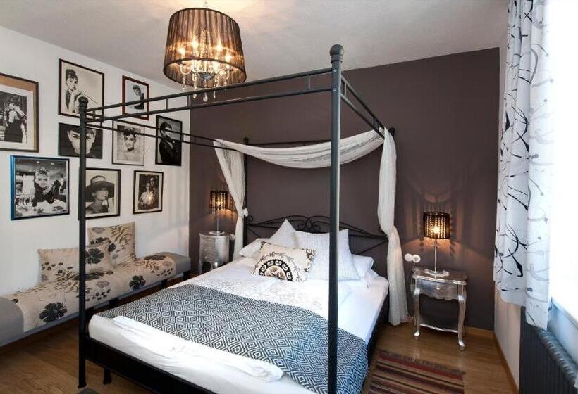 Номер Deluxe, Zenana Boutique