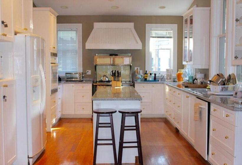 Family Suite, Robert Porter House Inn