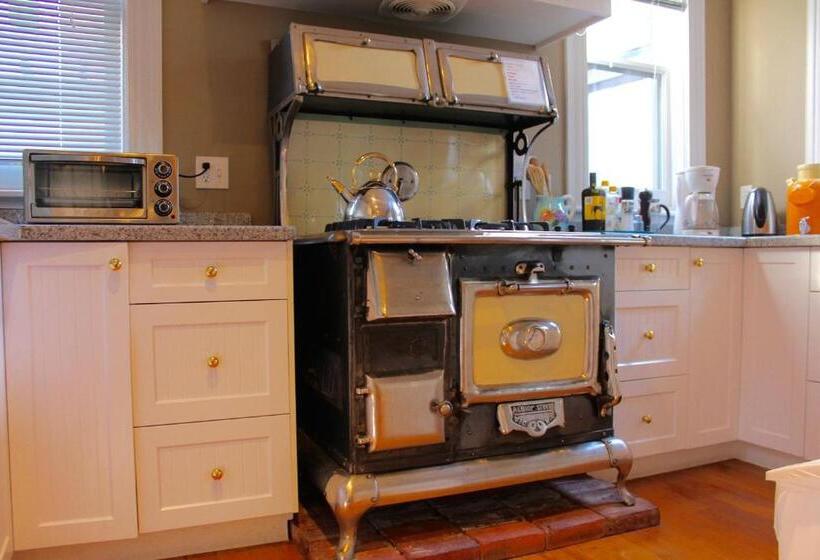 Family Suite, Robert Porter House Inn