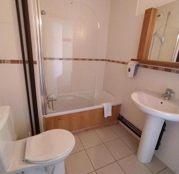 اتاق استاندارد سه نفره, Aalborg