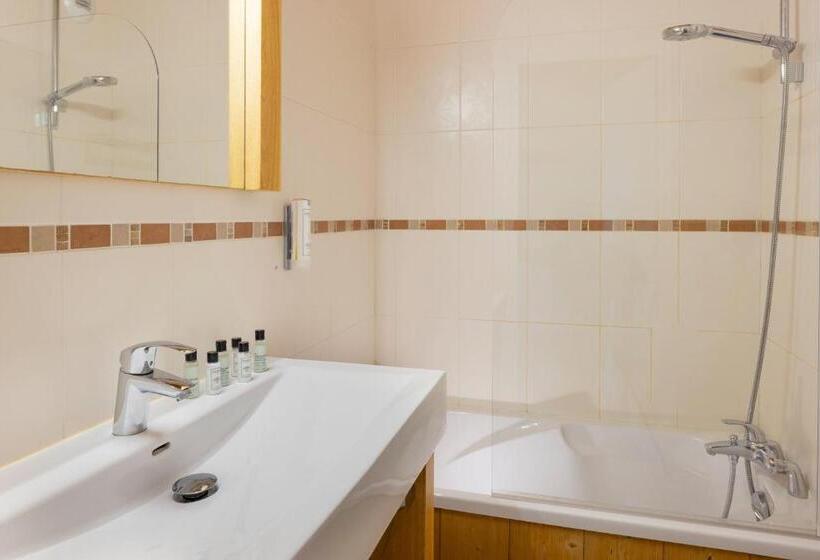 اتاق استاندارد سه نفره, Aalborg