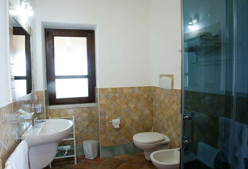 اتاق استاندارد سه نفره, Turismo Rurale Belvedere Pradonos