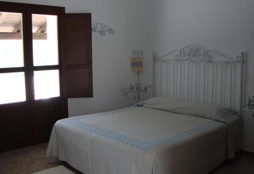 اتاق استاندارد سه نفره, Turismo Rurale Belvedere Pradonos