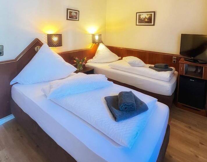 غرفة قياسية مزوَّدة بشُرفة, Bacharacher Hof