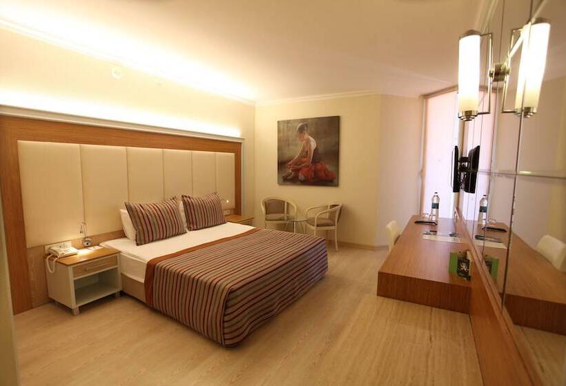 اتاق خانوادگی, Aqi Pegasos Resort