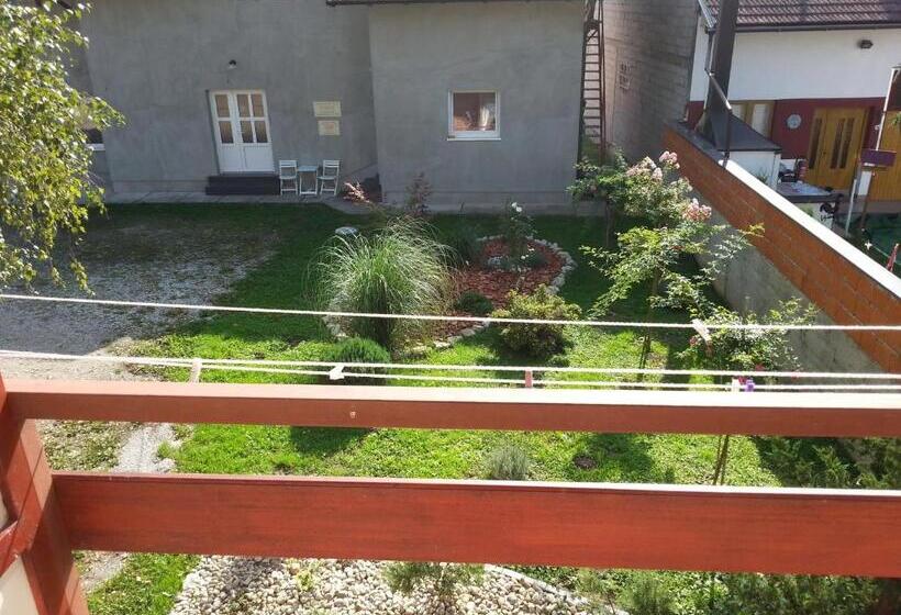 غرفة قياسية مزوَّدة بشُرفة, Guesthouse Kod Mosta