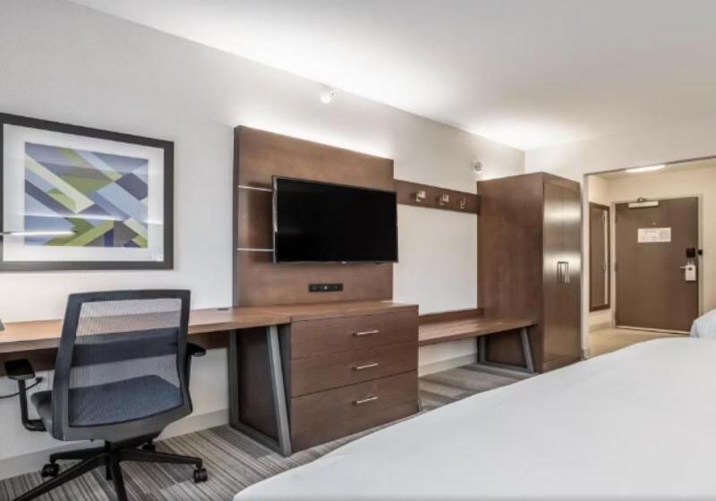 Номер Стандарт Кровать Кинг Адаптированный для Инвалидов, Holiday Inn Express & Suites Platteville, An Ihg