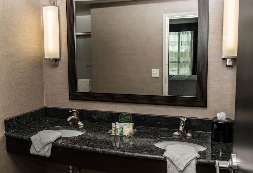Люкс Адаптированный для Инвалидов, Holiday Inn Paducah Riverfront, An Ihg