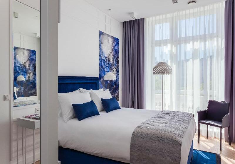 Номер Стандарт, Indigo Warsaw Nowy świat, An Ihg