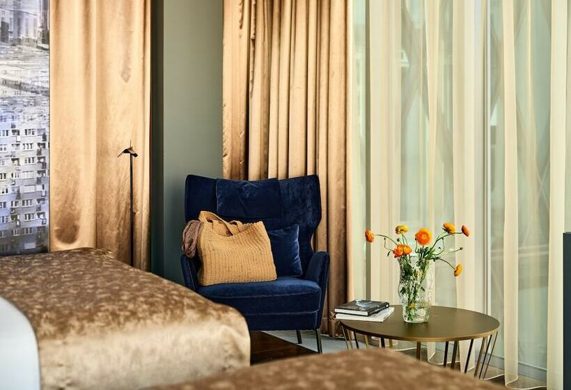 Номер Стандарт, Indigo Warsaw Nowy świat, An Ihg
