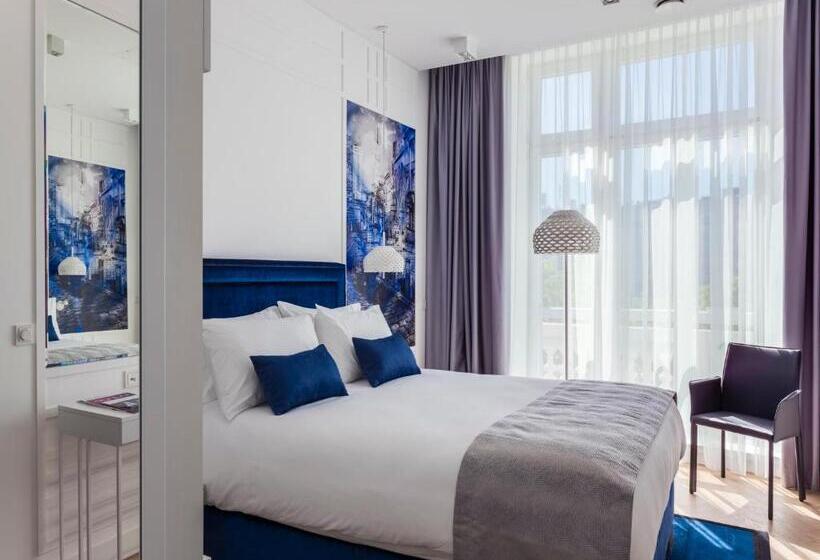Номер Стандарт, Indigo Warsaw Nowy świat, An Ihg