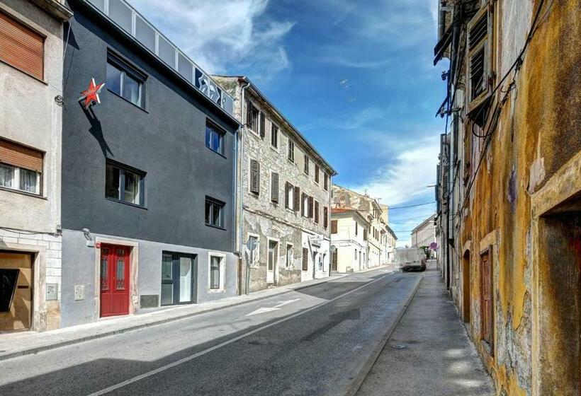 اتاق استاندارد, Rock Rooms Pula