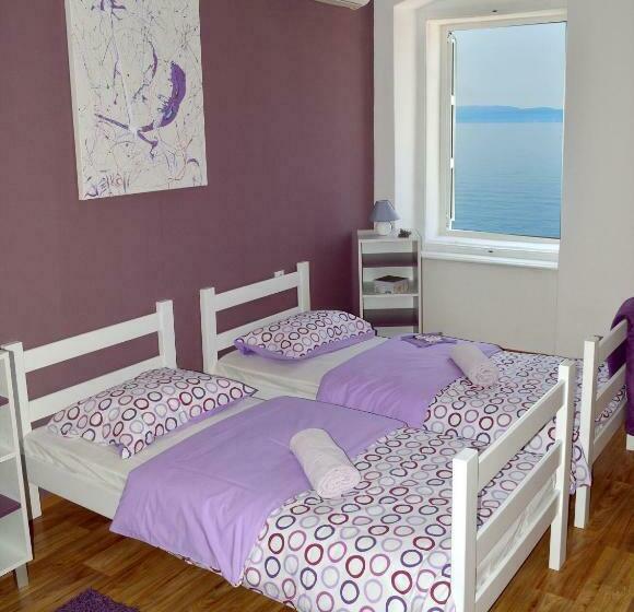 اتاق استاندارد با سرویس بهداشتی مشترک, Hostel Fun