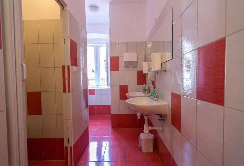 اتاق راحتی سه تخته, Hostel Morcic