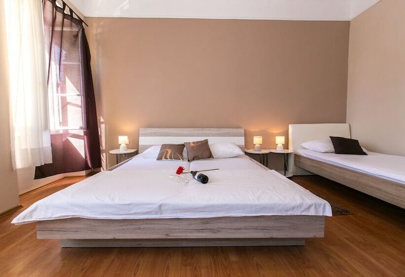اتاق راحتی سه تخته, Hostel Morcic