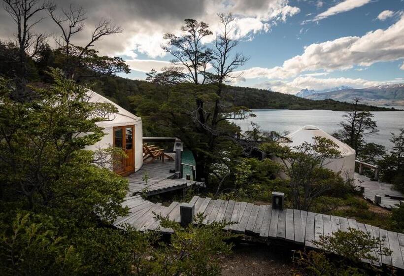 اتاق لوکس با چشم‌انداز دریاچه, Patagonia Camp