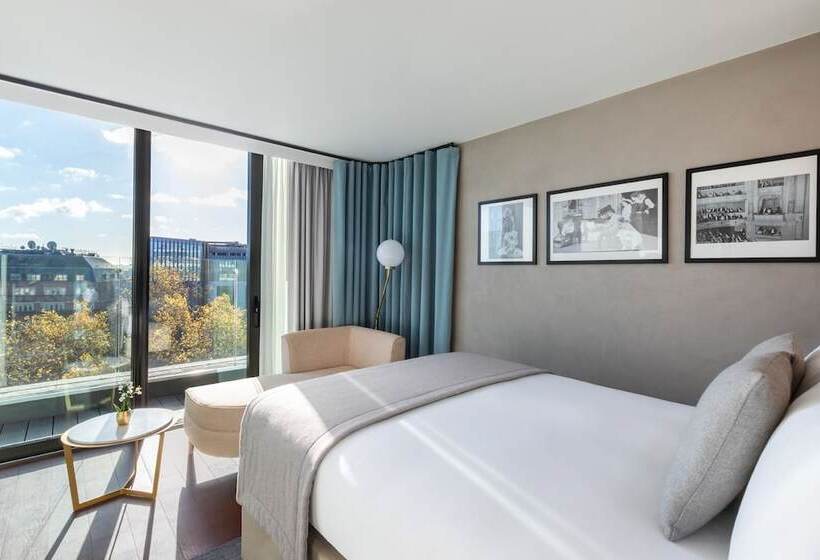 带城市景观的优质房间, Indigo London   1 Leicester Square, An Ihg