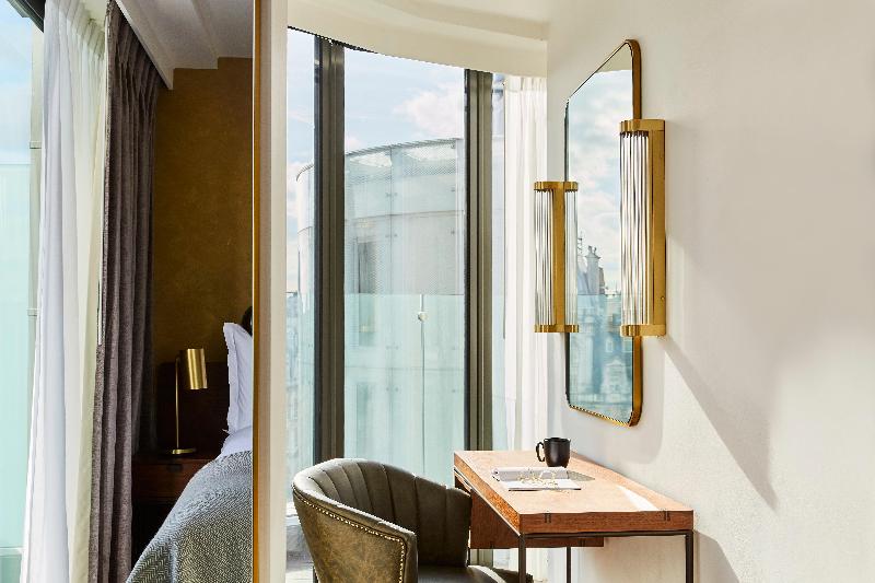 带城市景观的优质房间, Indigo London   1 Leicester Square, An Ihg