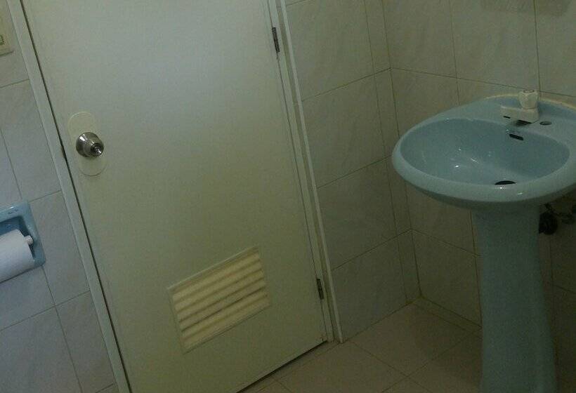 Quarto Familiar, Villa Almedilla Pension House
