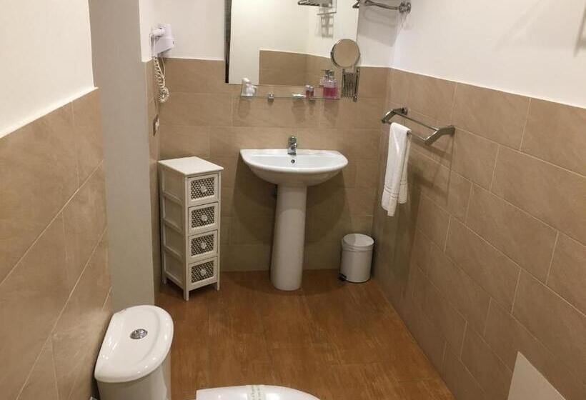 اتاق استاندارد با چشم‌انداز باغ, B&b Liberty 900