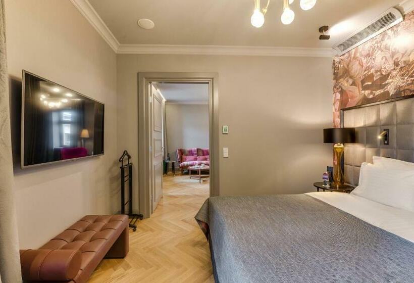 Junior Suite, Grand Poet Hotel And Spa By Semarah