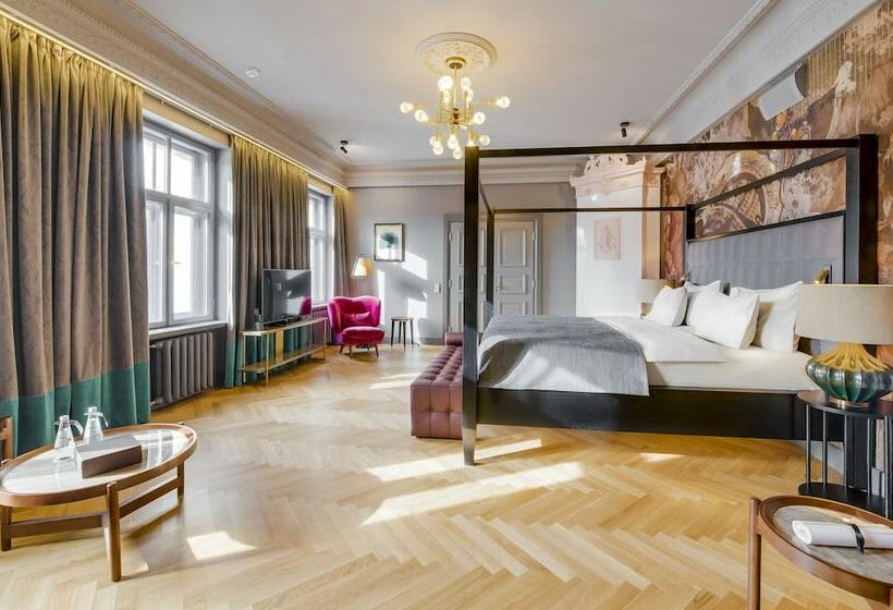 Suite, Grand Poet Hotel And Spa By Semarah