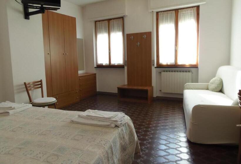 Номер Стандарт Трехместный, Italia