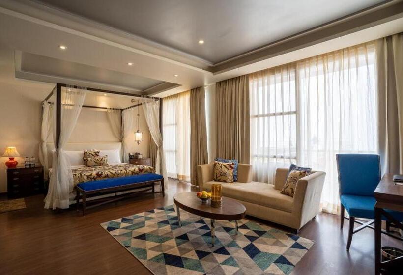 디럭스 스위트 킹 침대, Indraprastha Spa Resort
