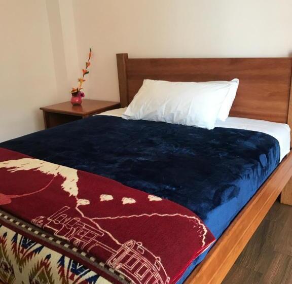 Номер Стандарт, Community Hostel Alausi