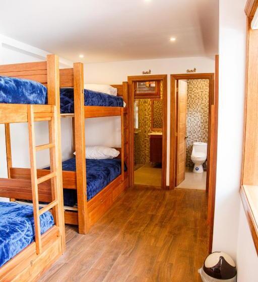 Кровать в Общей Комнате, Community Hostel Alausi