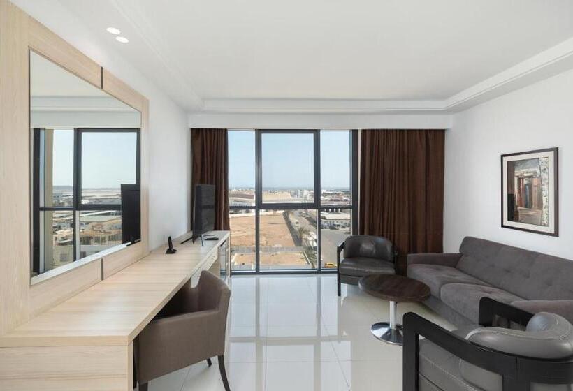 سوییت جونیور با چشم‌انداز شهر, Radisson Hotel Sfax