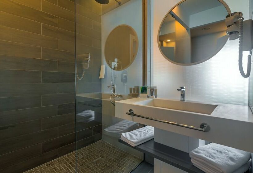 Номер Superior с Балконом, Nyota Hotel & Conference Center