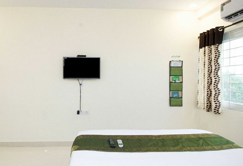 Habitación Deluxe, Treebo Midtown