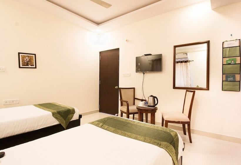 Habitación Deluxe, Treebo Midtown