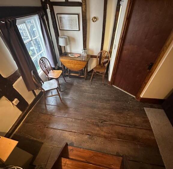 Номер Стандарт, 36 Heritage House