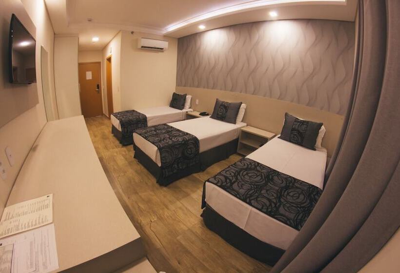 디럭스 트리플 룸, Summit Suítes Hotel Caçapava