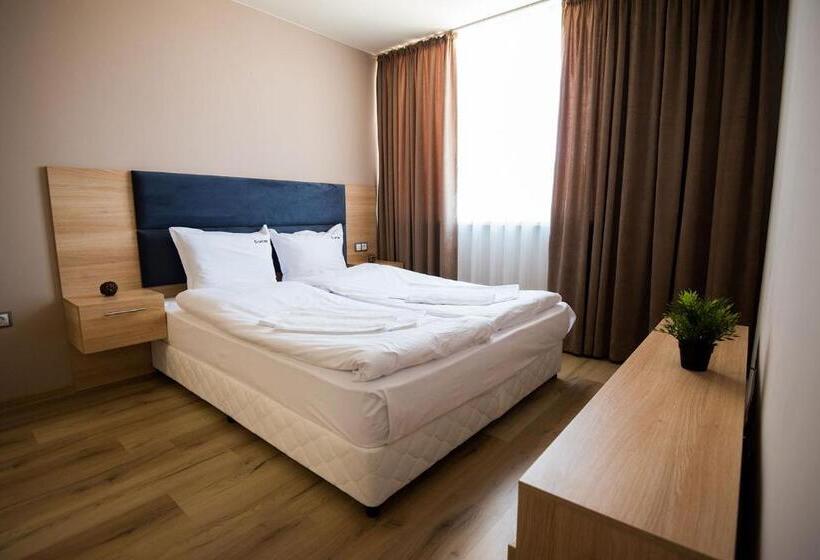 Апартаменты 2 Спальни, Court Inn
