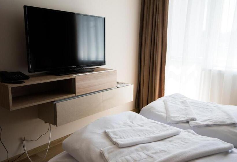 Апартаменты 1 Спальня, Court Inn