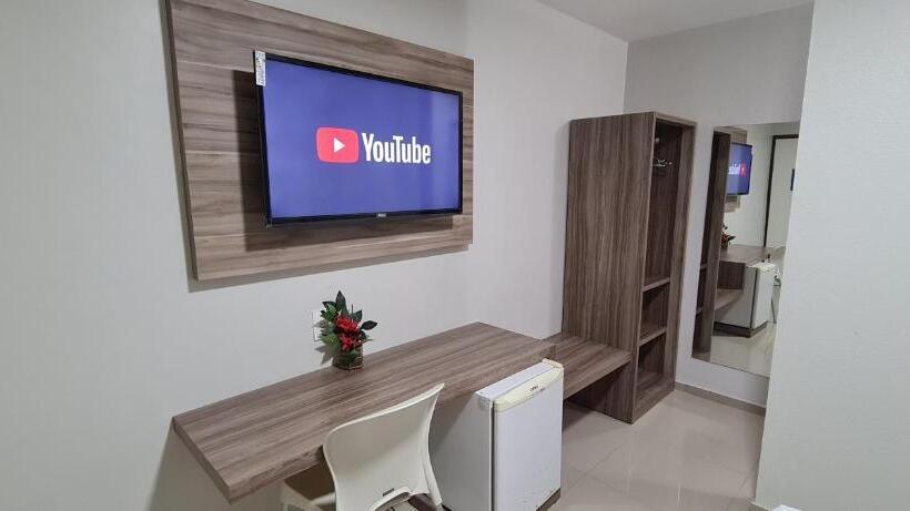 Family Suite, Max