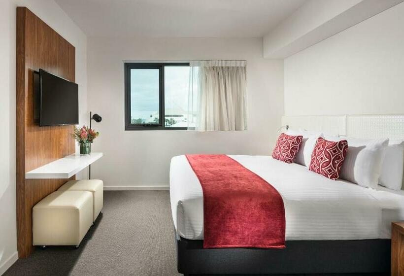اتاق استاندارد با تخت بزرگ, Ramada By Wyndham Vetroblu Scarborough Beach