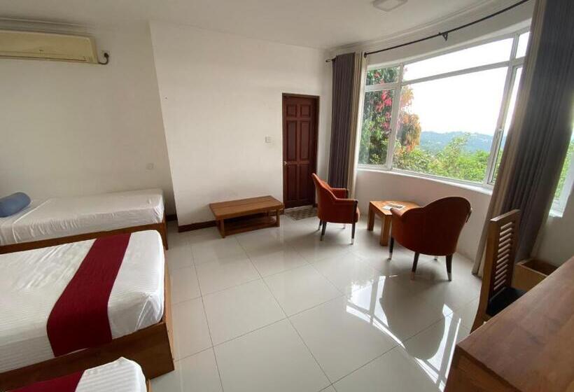 اتاق استاندارد سه نفره, The Heaven's Villa Kandy