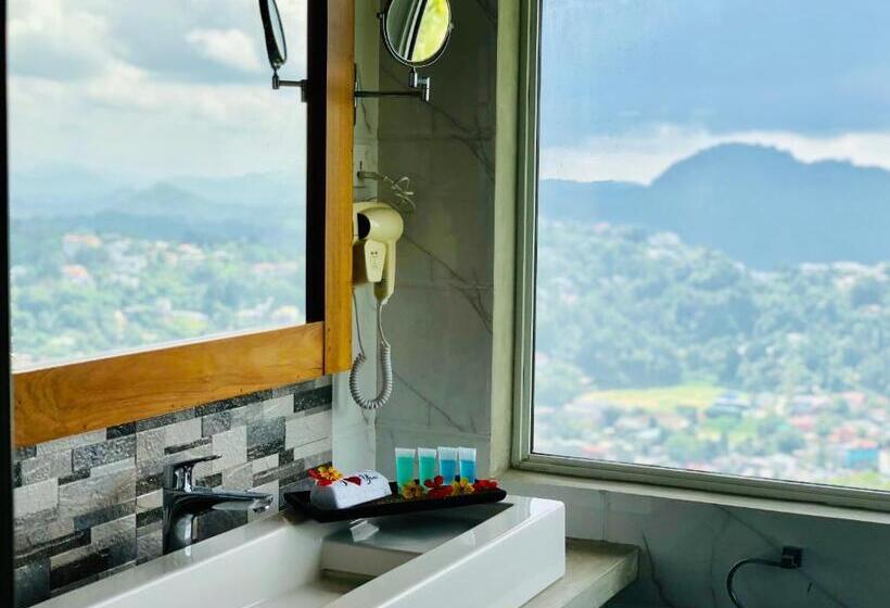 سوئیت با بالکن, The Heaven's Villa Kandy