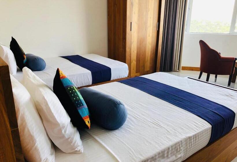 Deluxe Room Mountain View, The Heaven's Villa Kandy