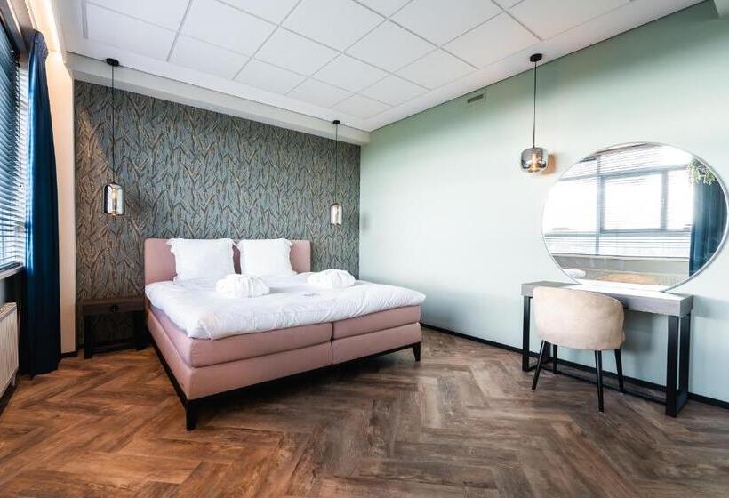 Люкс Deluxe Кровать Кинг, Onderwijshotel De Rooi Pannen Eindhoven