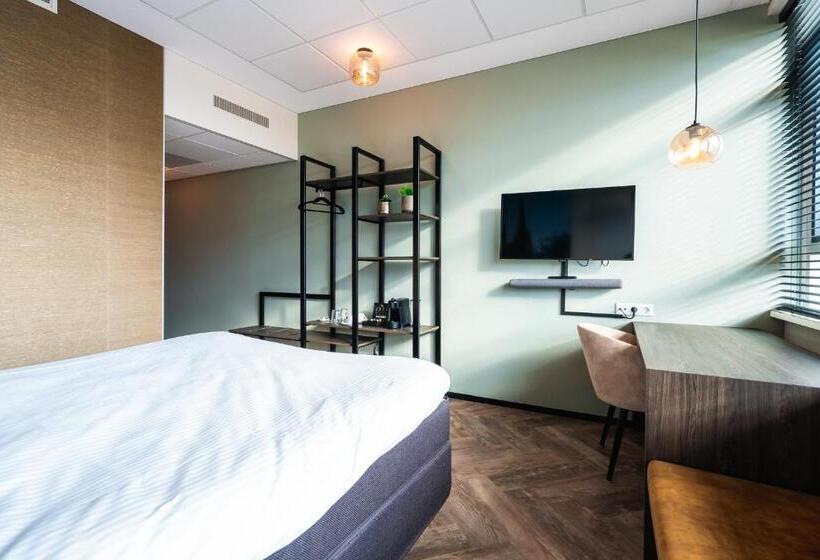 Номер Стандарт, Onderwijshotel De Rooi Pannen Eindhoven