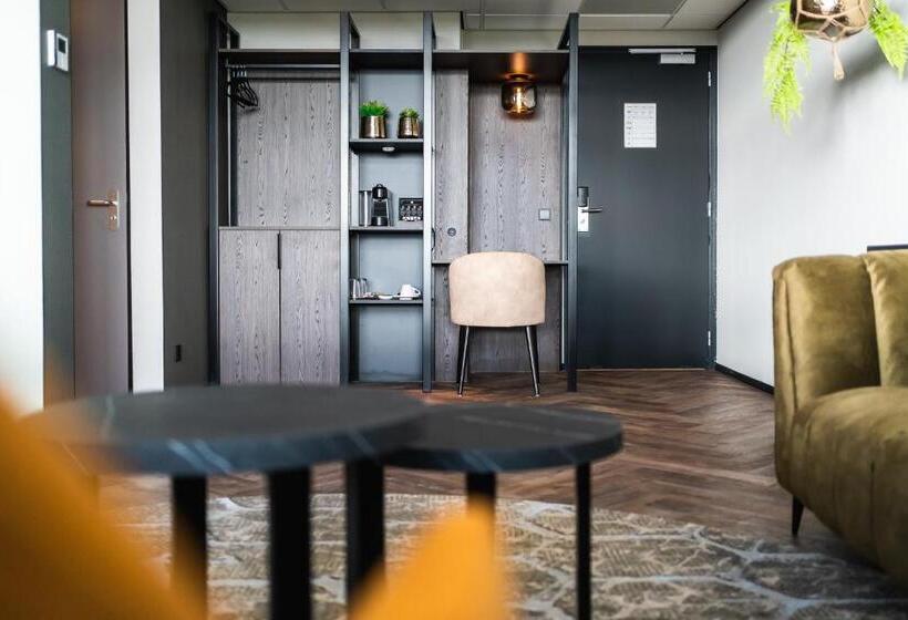 Люкс Deluxe Кровать Кинг, Onderwijshotel De Rooi Pannen Eindhoven