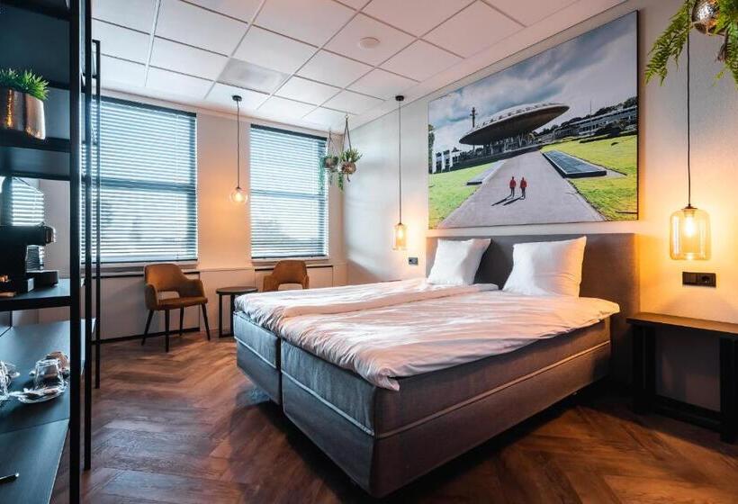 Номер Deluxe Кровать Кинг, Onderwijshotel De Rooi Pannen Eindhoven