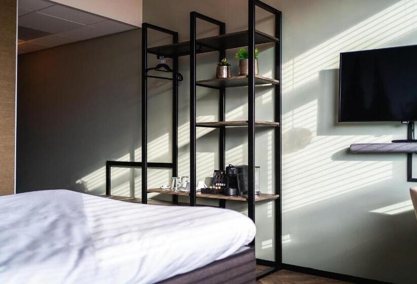 Номер Стандарт, Onderwijshotel De Rooi Pannen Eindhoven