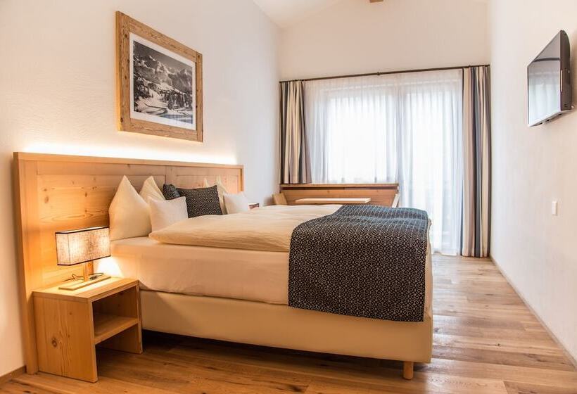 اتاق استاندارد با بالکن, Sarain Active Mountain Resort