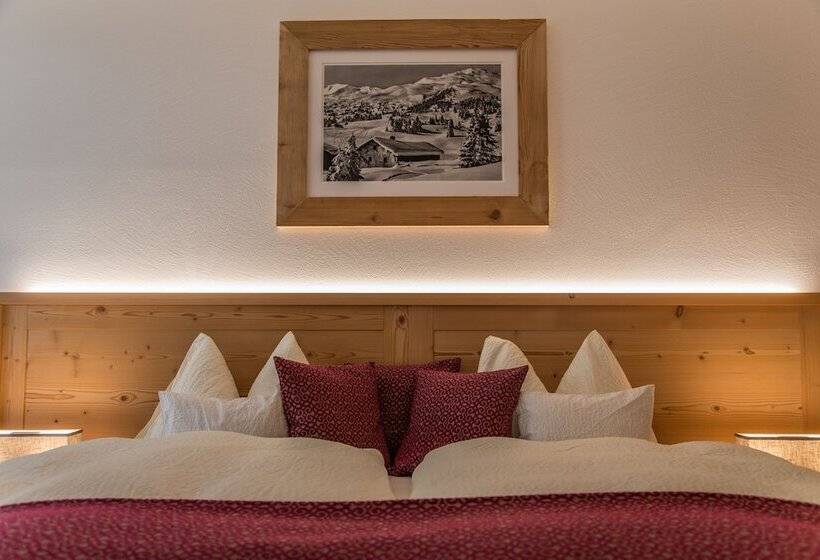 سوییت جونیور با بالکن, Sarain Active Mountain Resort